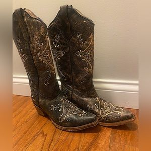 BOOTS FOR SALE